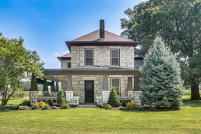 Pet-Friendly Home Grill and Fire Pit in Manhattan